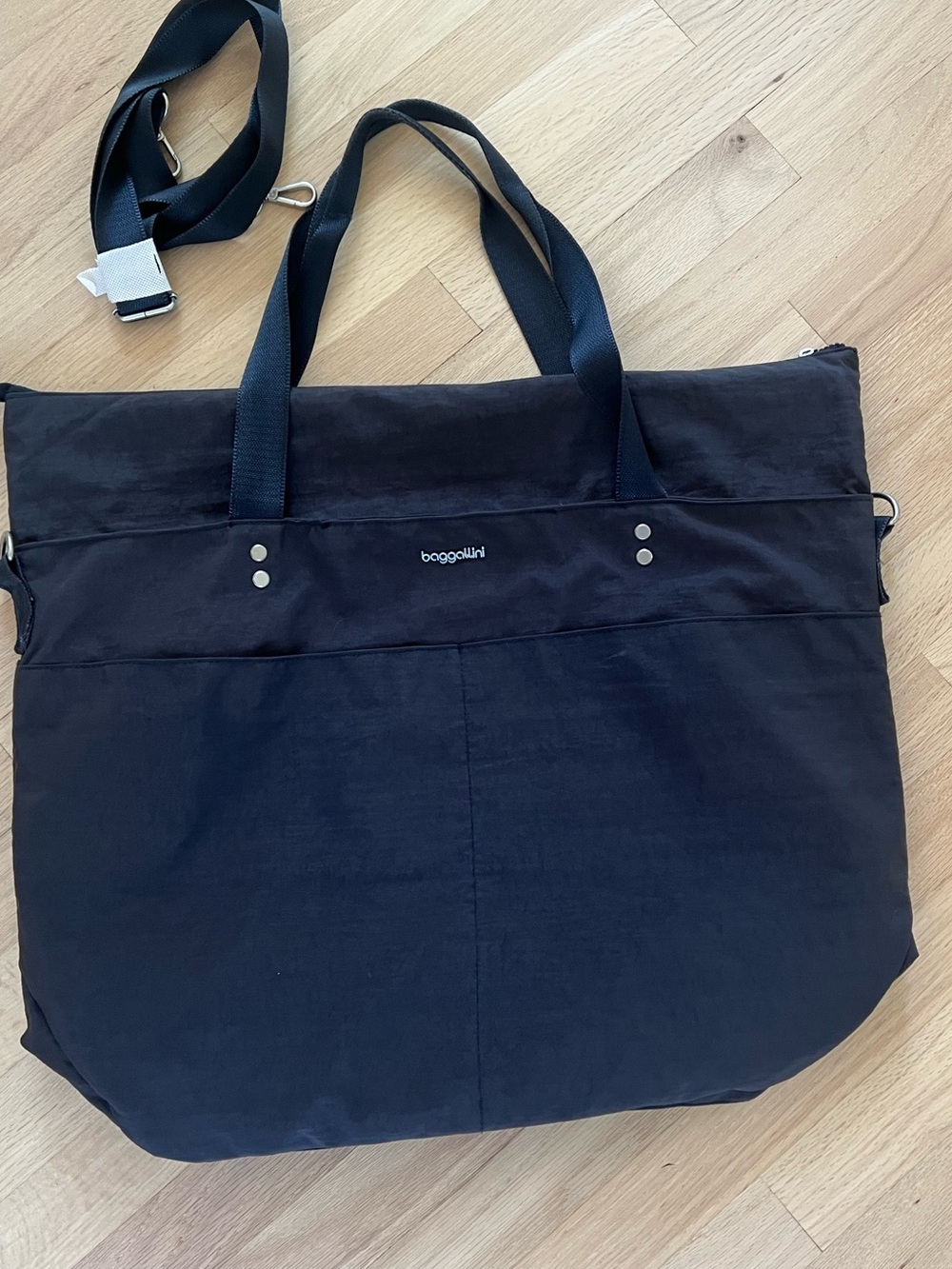 👀Baggalini Extra Large Carry-all in Excellent Condition